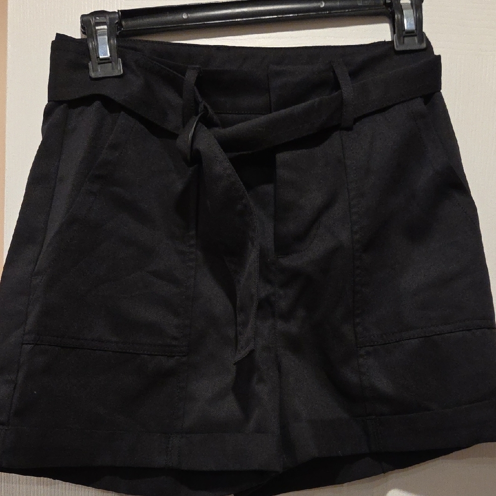 VENUS Black High-Waist Tie-Belt Shorts
